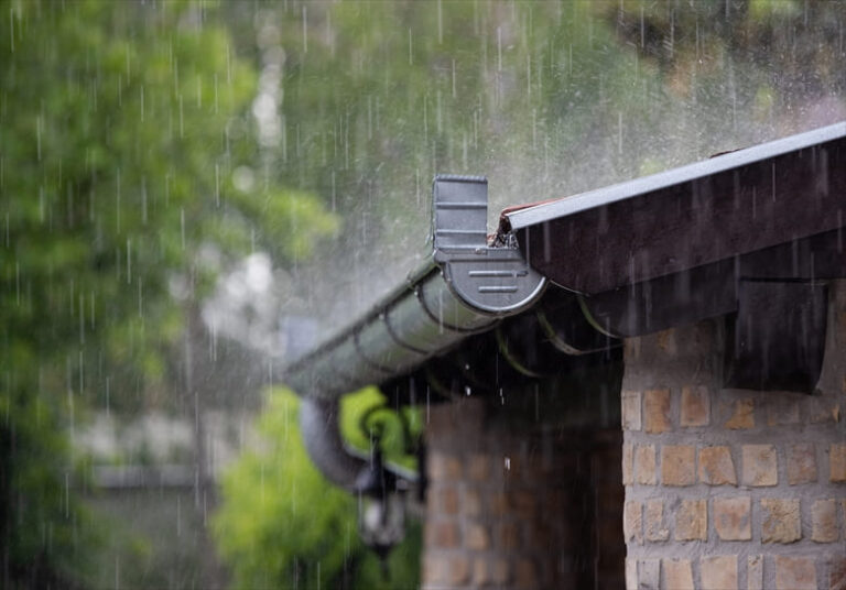 雨樋の役割と雨樋塗装のメンテナンスは必要な理由を解説！