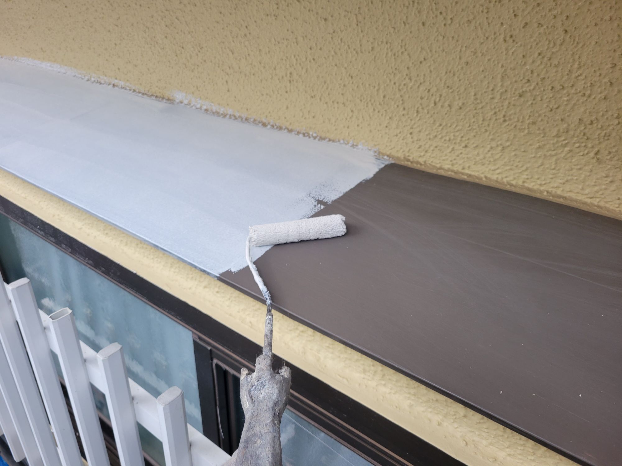 鉄部 錆止め塗装 施工中