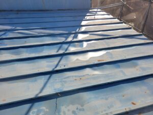 秦野市K様邸 高圧洗浄後の屋根の状態