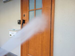 秦野市K様邸 雨樋など附帯部分の高圧洗浄作業