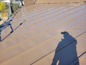 秦野市K様邸 屋根の上塗り塗装が完了した仕上がりの状態